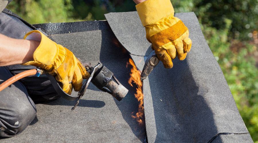Professional gutter cleaning in Litchfield, NH